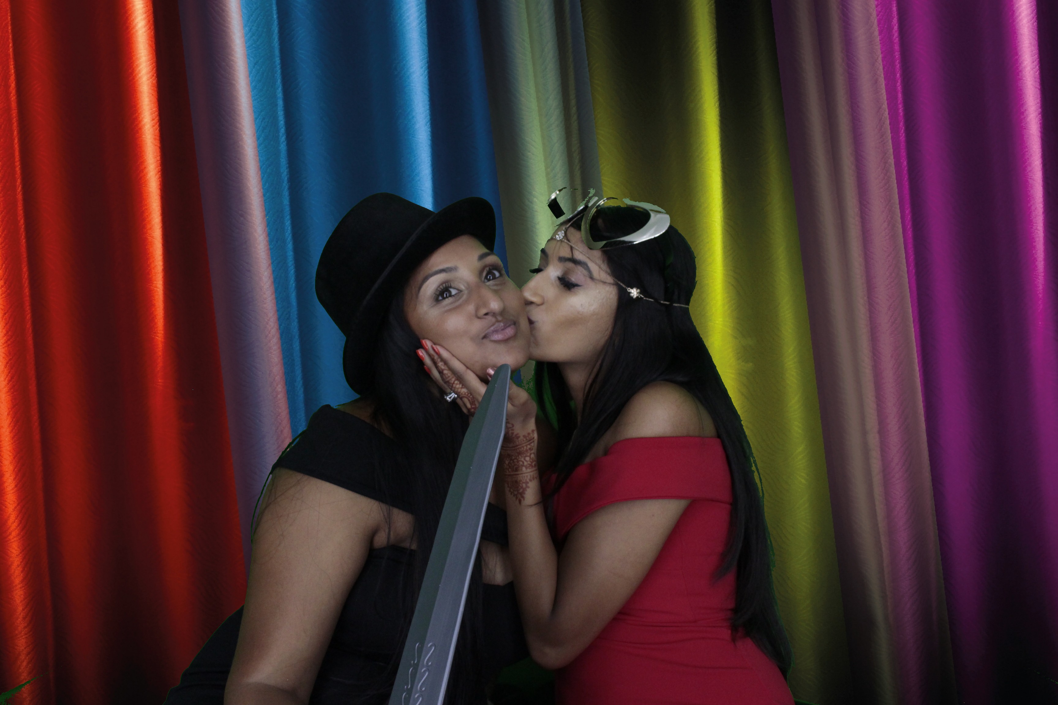 Bhavin & Yasmin’s Wedding | View more photos from the event at gallery.myphotoboothexperience.co.uk/u/MyPhotoBoothExperienceLtd/Bhavin-Yasmin’s-Wedding